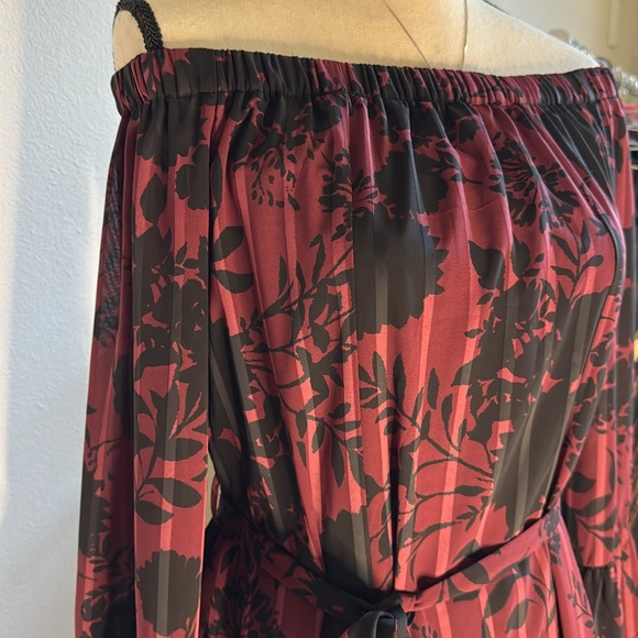 Aqua Off the shoulder Floral Dress. - Picture 6 of 6